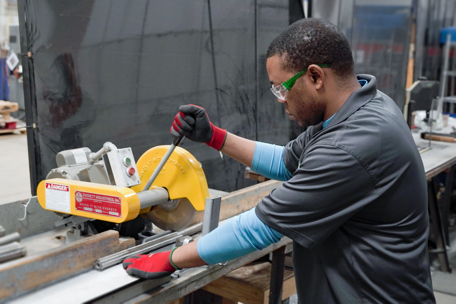 Dịch vụ 1 metal hose fabrication